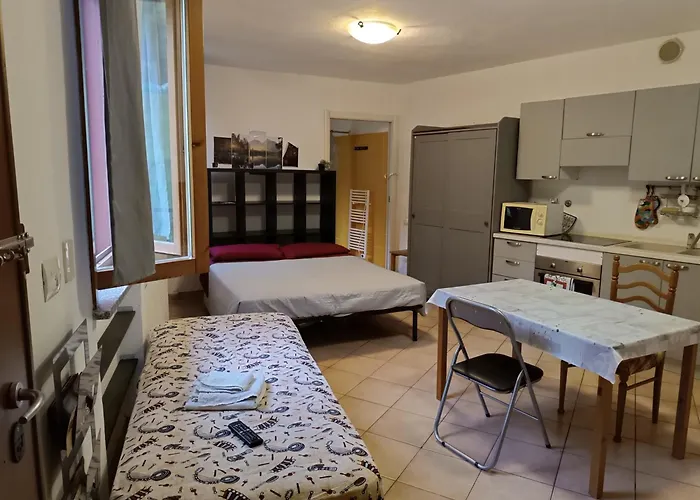 فندق مبيت وإفطار Anime Salve Restaurant 3*